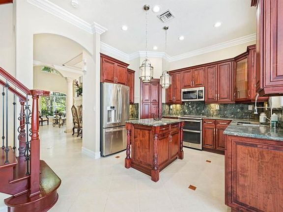 5th image of 5089 Sancerre Cir