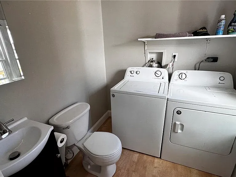 21 Davey Ave — Photo 6
