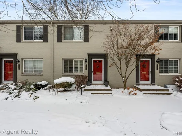 1724 Graefield Rd #100, Birmingham, MI 48009