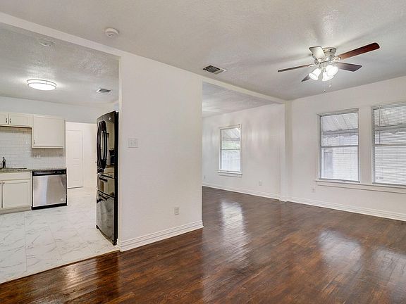 3rd image of 132 Nelson Ave