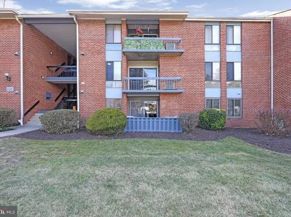 222 Echelon Rd APT 8, Voorhees, NJ 08043
