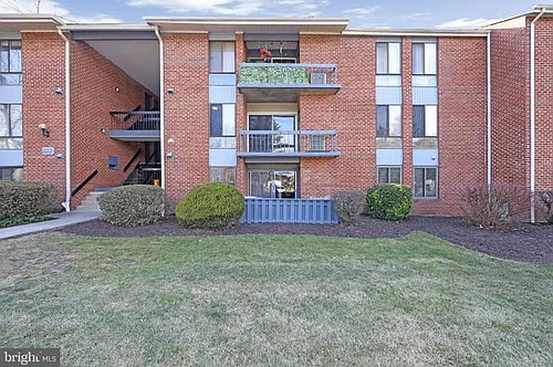 222 Echelon Rd #8 Photo 1