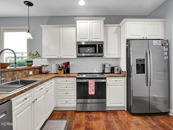 2nd image of 1041 Garden Club Way