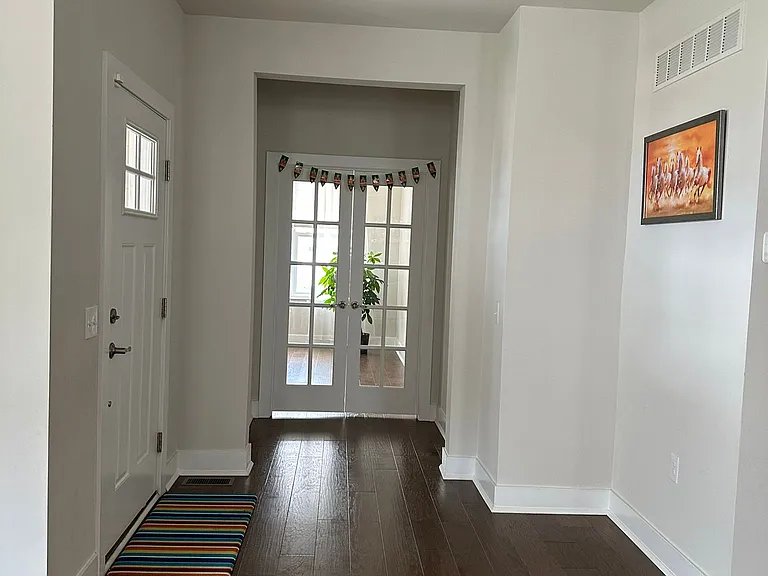 22-01 Ladbroke Dr — Photo 3