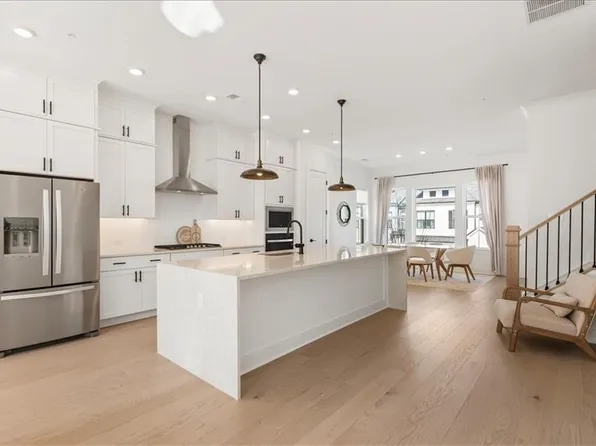 335 Walker Ave, Roswell, GA 30076