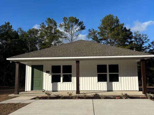 27 Pansy Ln, Defuniak Springs, FL 32433