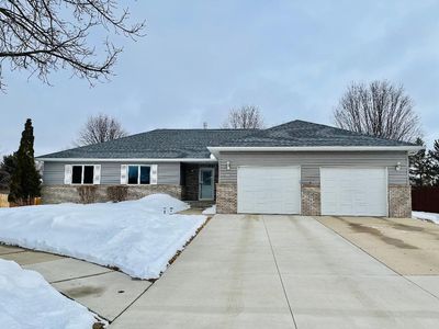 1017 Oakwood Cir, Brookings, SD, 57006