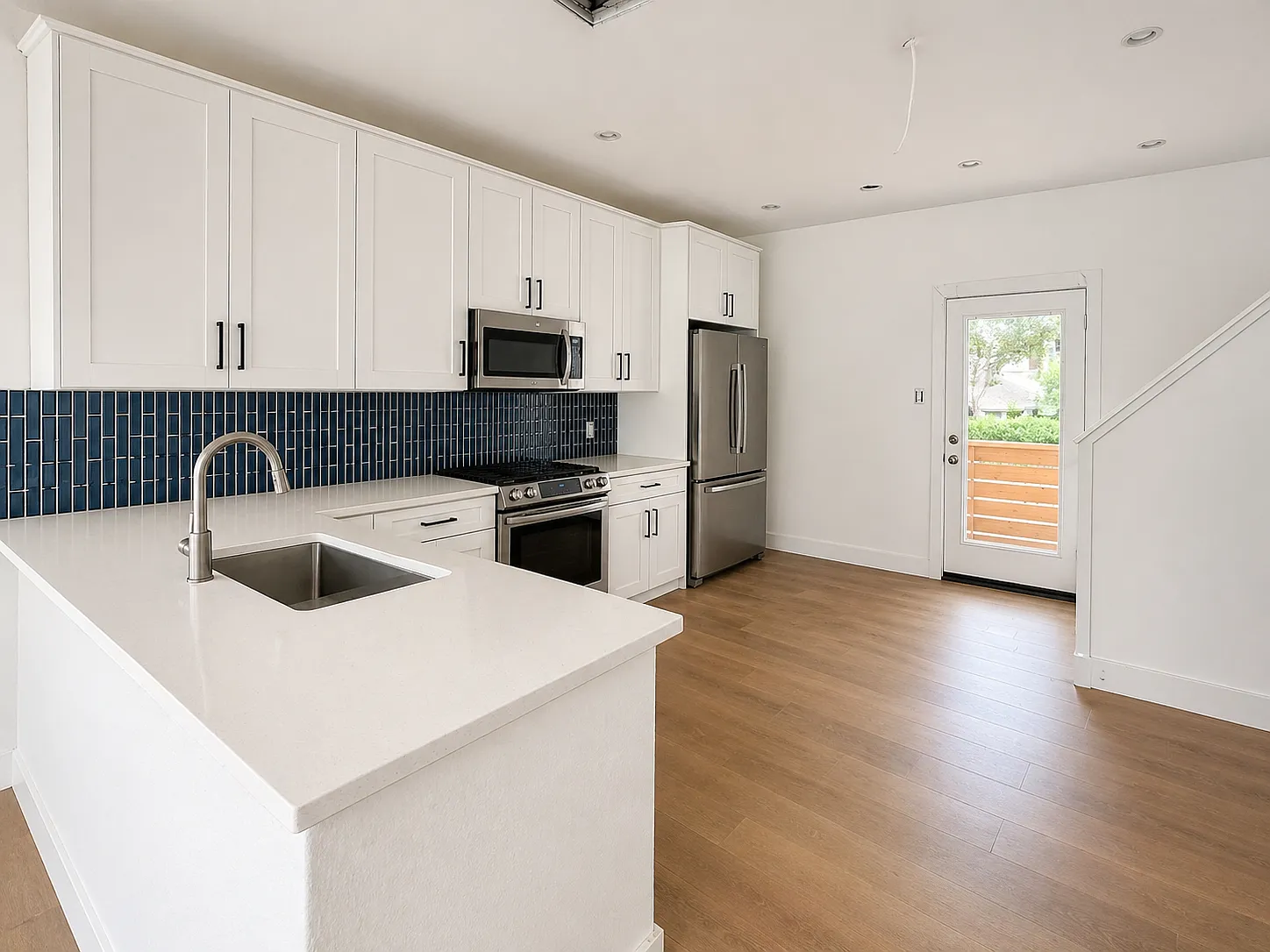 6 bed, 6.5 bath, 2400 sqft, $10,500 — Photo 2
