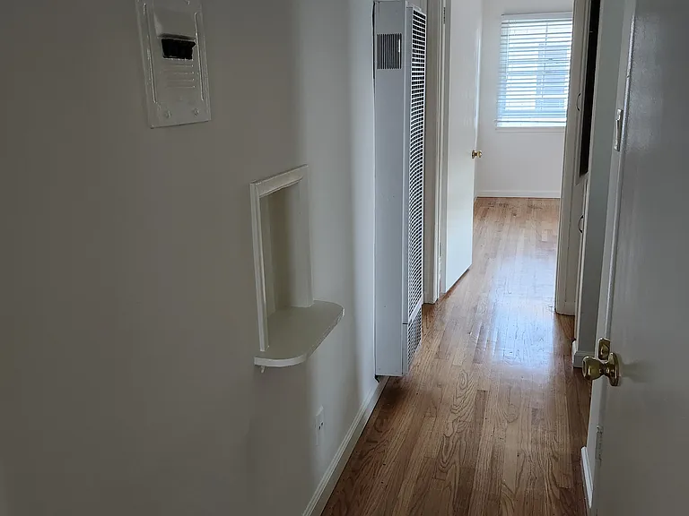 1051 S Bedford St #6 — Photo 9