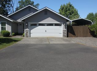 1276 SW Sturgeon Ct, Grants Pass, OR 97527