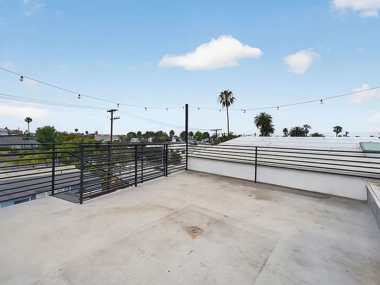 404 Grand Blvd — Photo 63