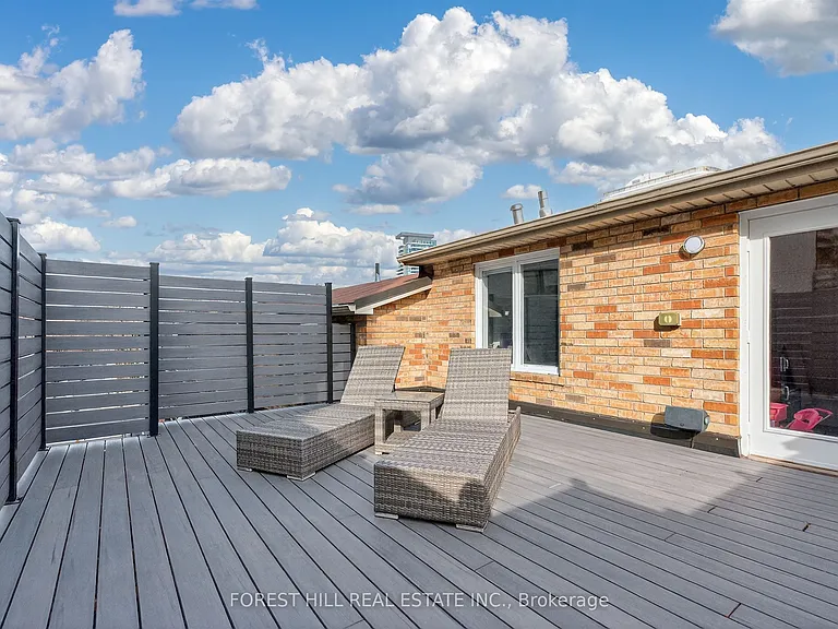29 Webster Ave — Photo 42