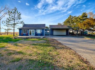 74 Eureka Lake Rd, Eureka, KS 67045