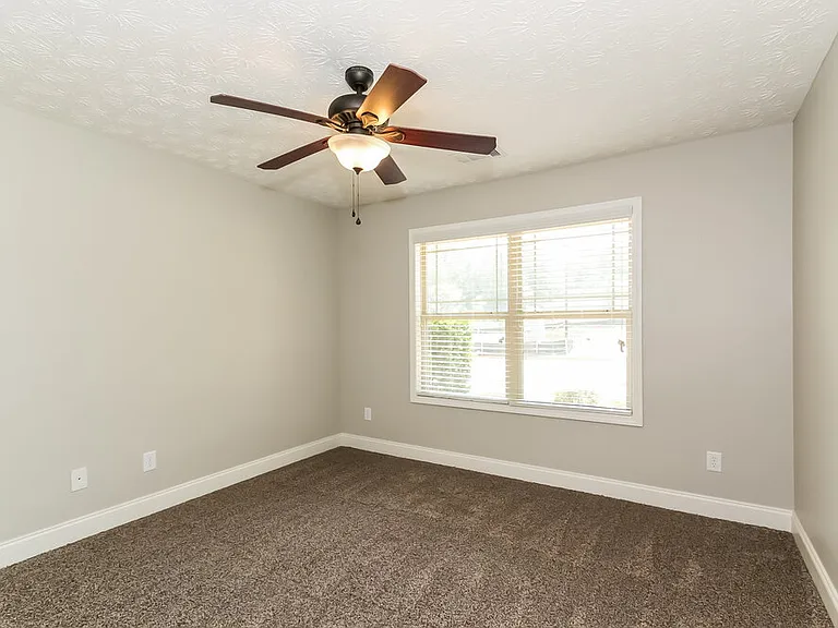 117 Daisy Cir — Photo 12