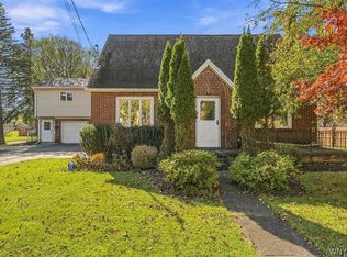128 Laverack Ave, Lancaster, NY 14086