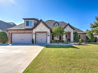 6216 S 29th St, Rogers, AR 72758