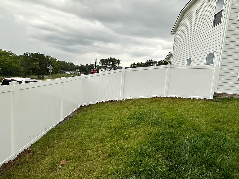 813 Easton Ln — Photo 7