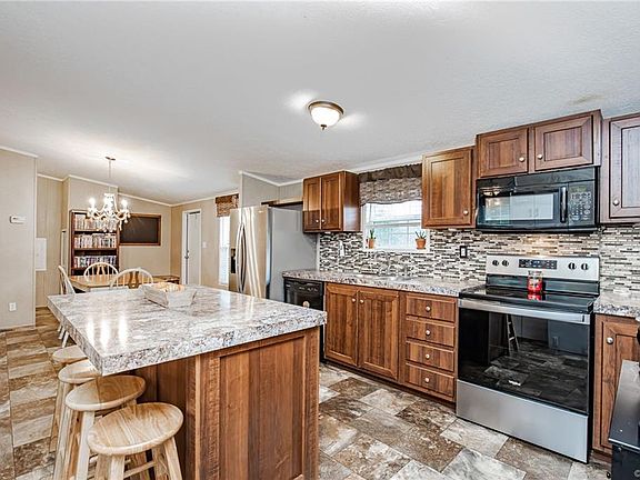 5th image of 3575 Bainbridge Dr