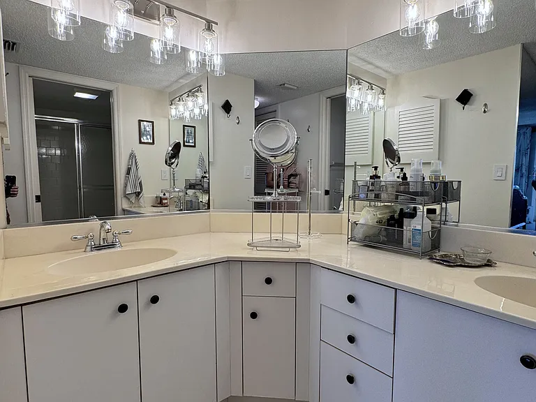 1155 Edgewater Cir — Photo 24
