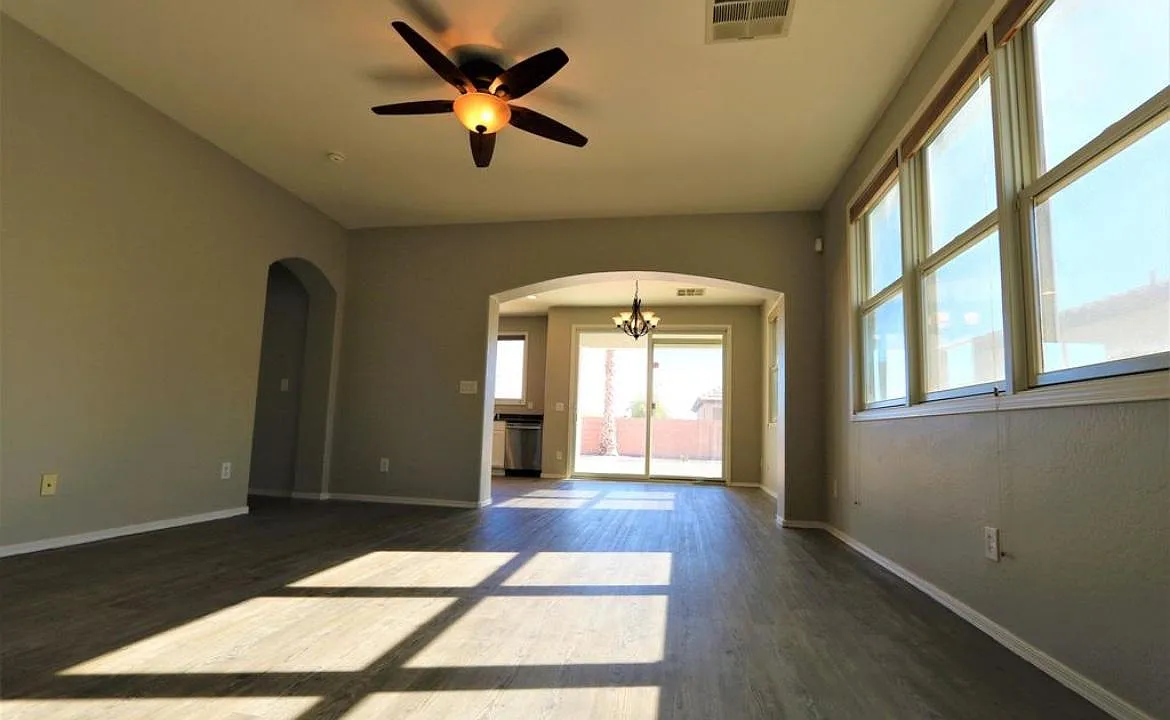 30331 W Leah Dr — Photo 1