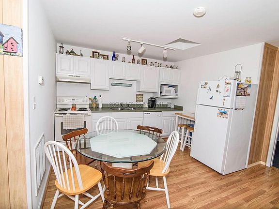 Eat In Kitchen