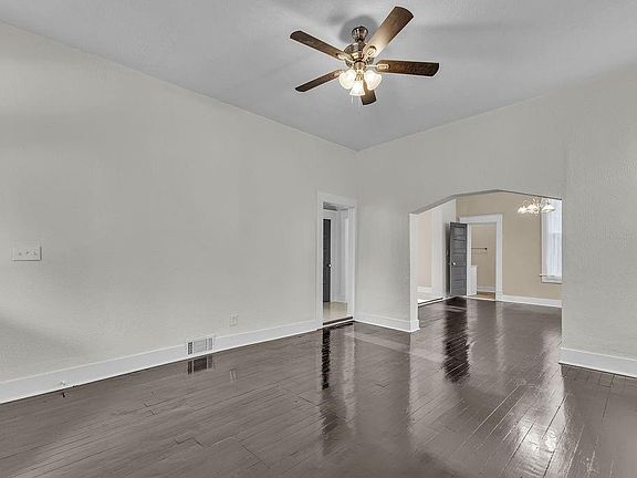 4th image of 2804 Penn St
