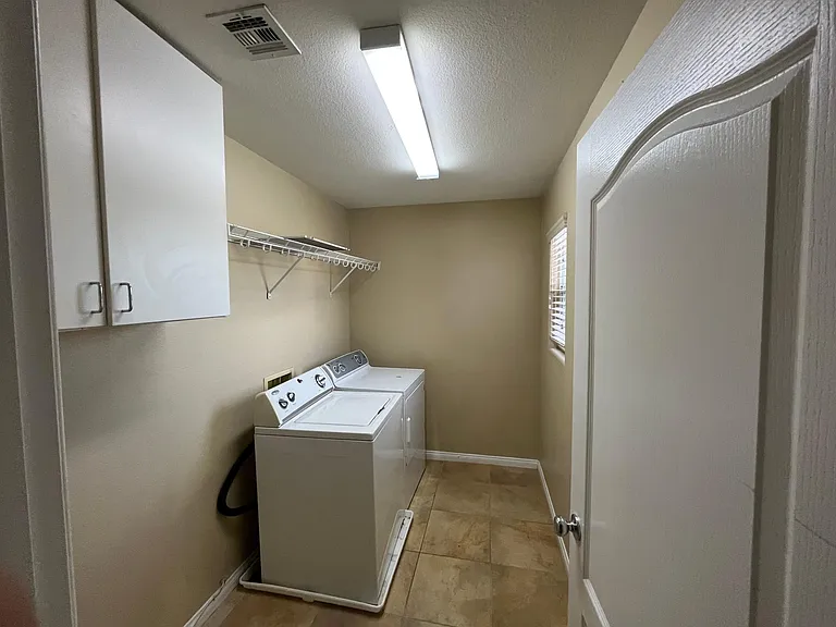Divine Ridge St — Photo 16