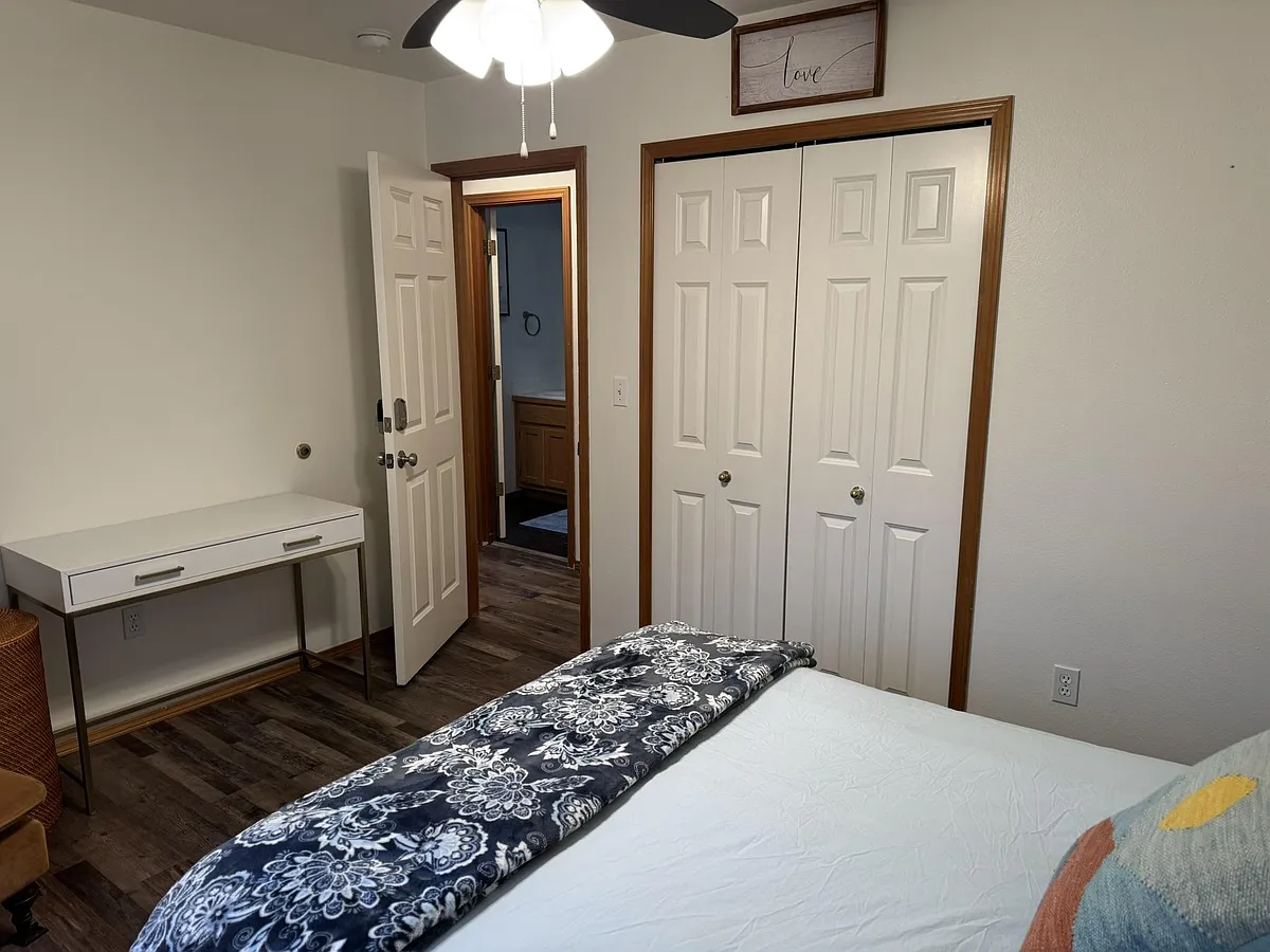 Bedroom 2 with view of closet - Rhodora Heights Rd