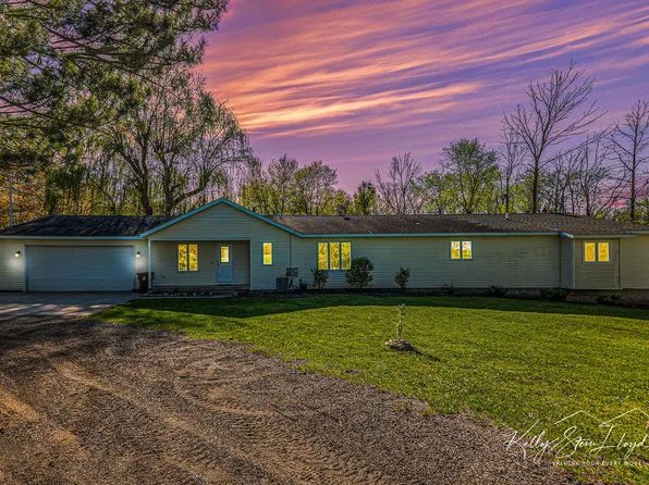 2055 S Peters Rd, Casnovia, MI 49318