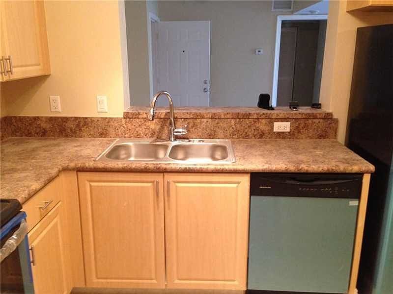 1st image of 609 E Sheridan St APT 204