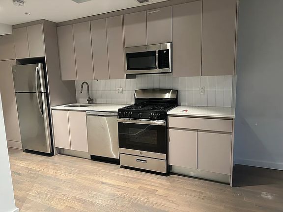 3rd image of 594 Bushwick Ave APT 511