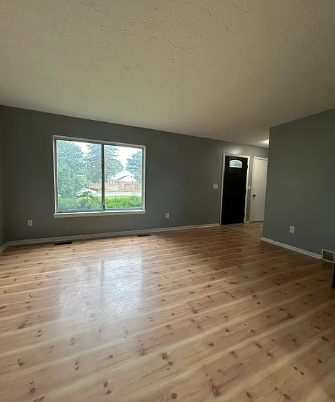 3170 E Lake Lansing Rd — Photo 17