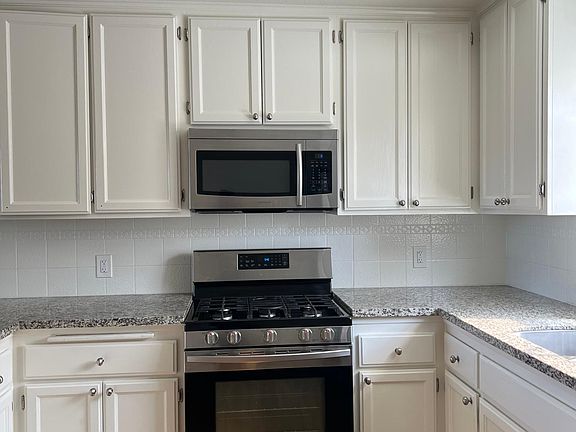 5th image of 1029 W 161st St #B