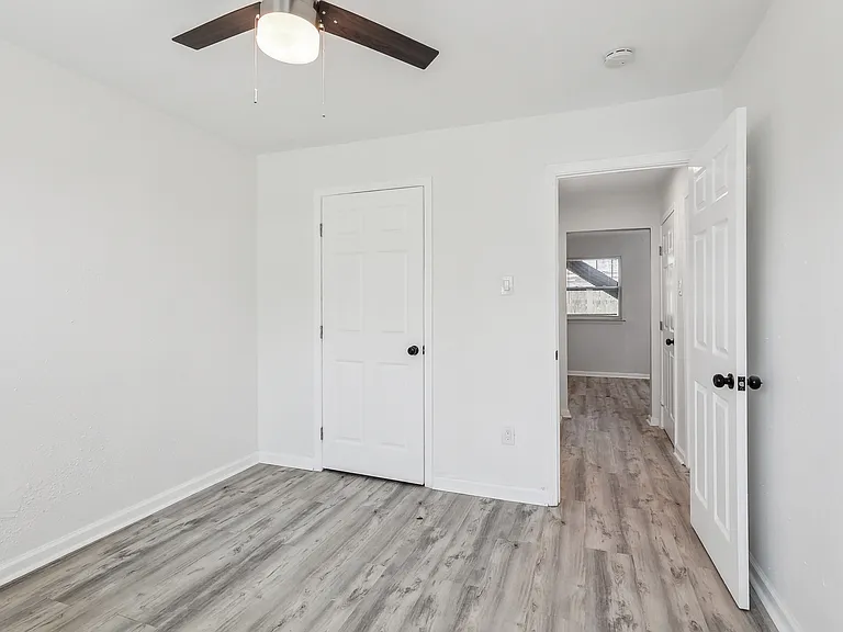 938 Brown Ave — Photo 8
