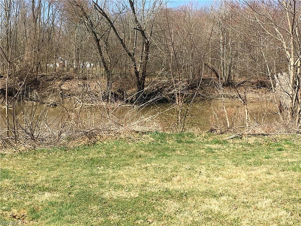 2nd image of 1493 Lovers Ln NW
