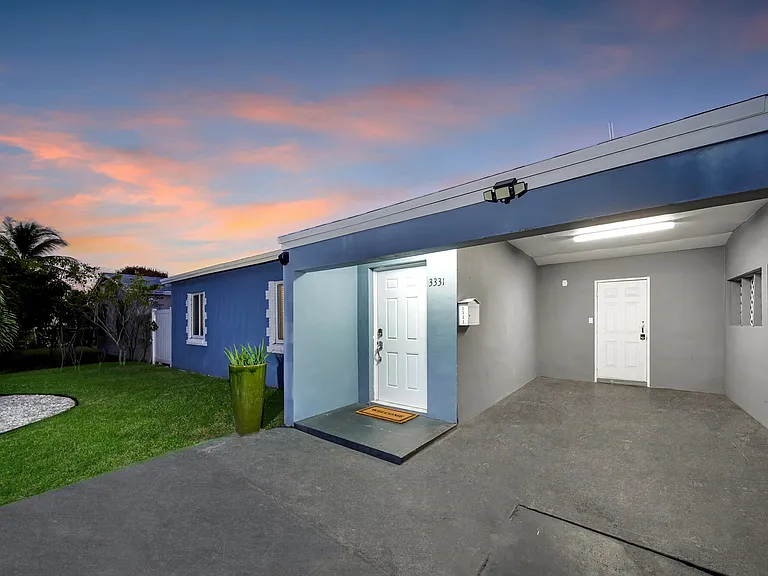 3331 Lake Ave — Photo 31