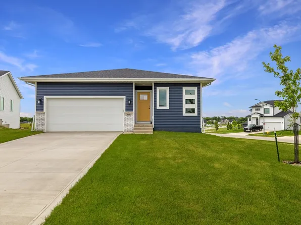 16601 Mill Pond Dr, Urbandale, IA 50323