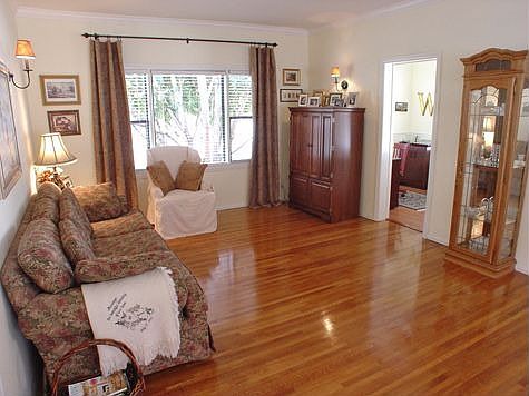 2nd image of 2150 6th St