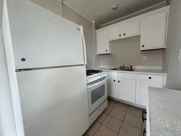 109 E 40th St #495838164