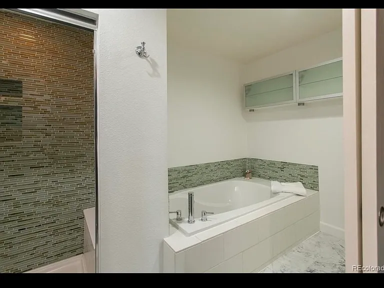 5560 S Lansing Way — Photo 9