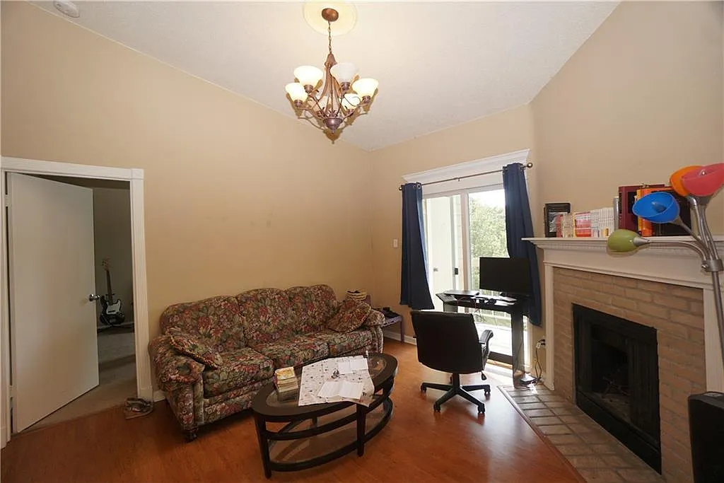 Building Photo - 114 E 31st St #306