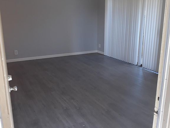 5th image of 36 N Jackson Ave