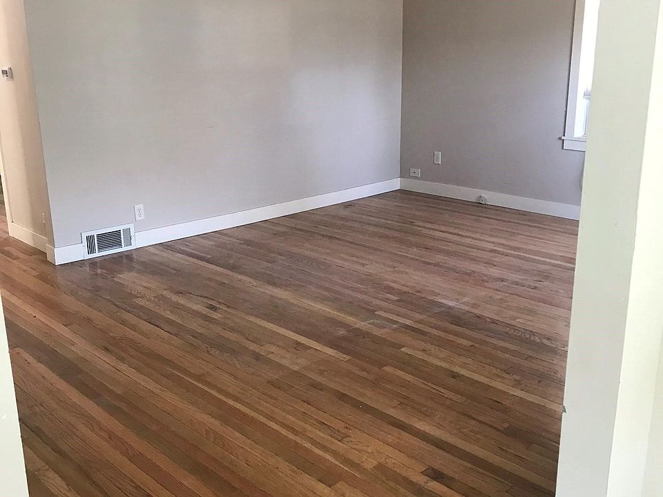 2nd image of 423 S Maple St