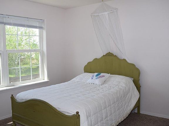 2nd image of 1004 Sunrise Dr