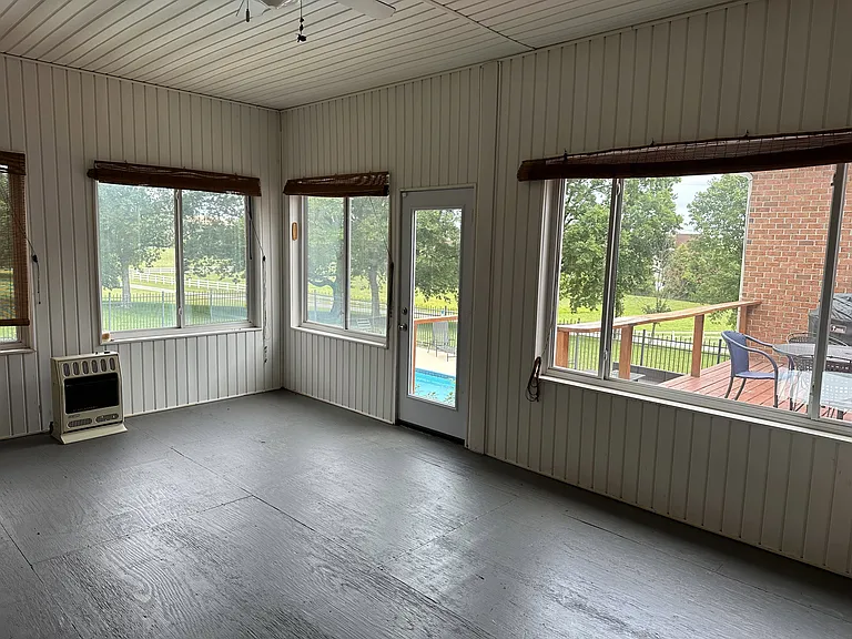 Three season's room