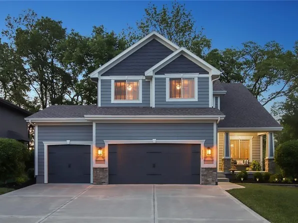 2322 SW River Trail Rd, Lees Summit, MO 64082