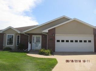 1567 Mason Ln, Burlington, IA 52601