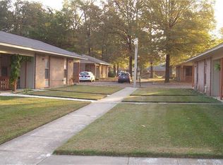 303 East Ave, Hooks, TX 75561
