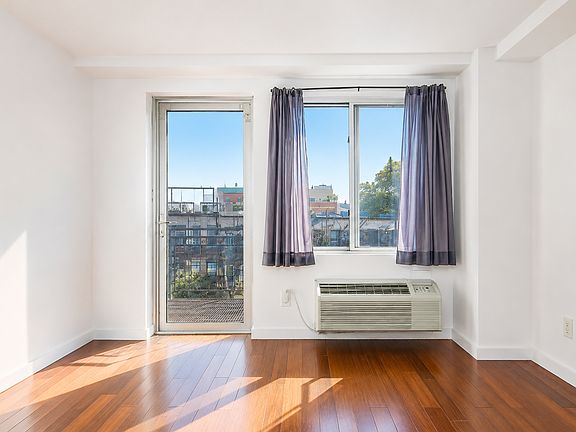 3rd image of 286 Stanhope St APT 2F