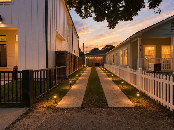 207 Tabor St, Houston, TX 77009